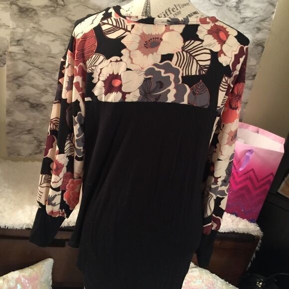 Mai Soli Super Soft Tee/Blouse  with puffed sleeve - Picture 5 of 8